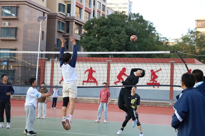 段穩穩主罰